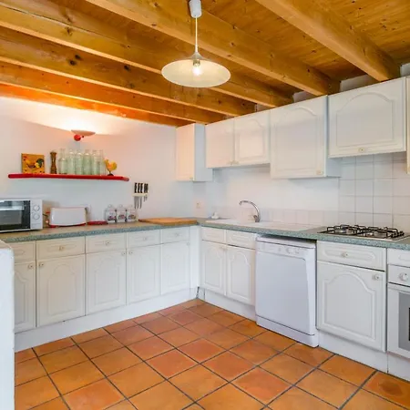 Sleeps 12 Pool Wifi Belluire