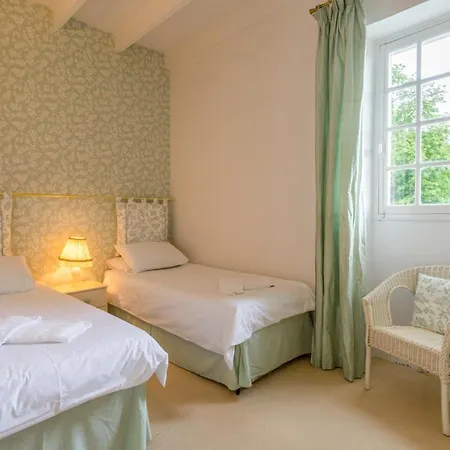 Sleeps 12 Pool Wifi Villa Belluire